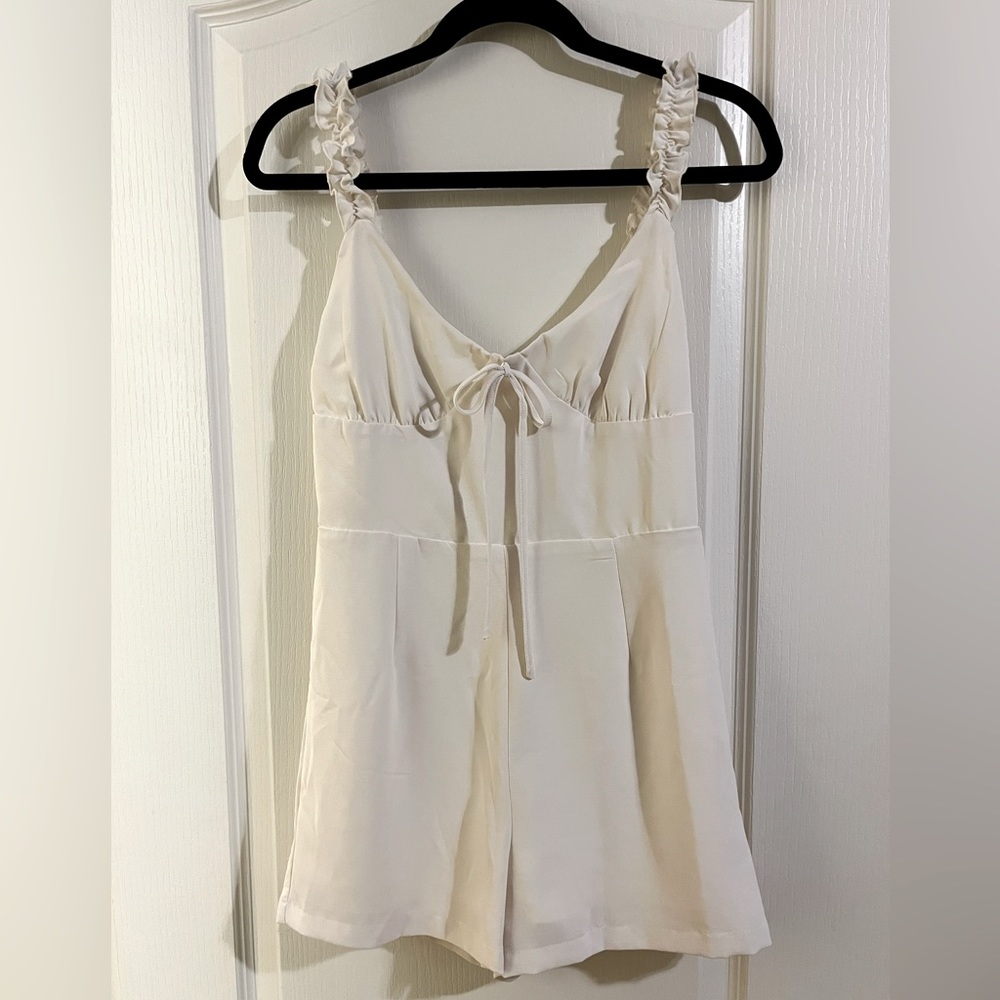 🛍️ Hey Babe Ivory Romper NWOT